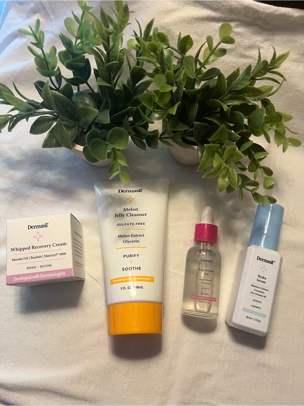 Dermasil-Melon Jelly Cleanser - Soothing Sulfate-Free Cleanser in White & Yellow